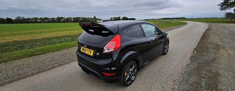 Black Used 2015 Ford Fiesta ST Hatchback | £4,950 (Good price) - Image 1/4