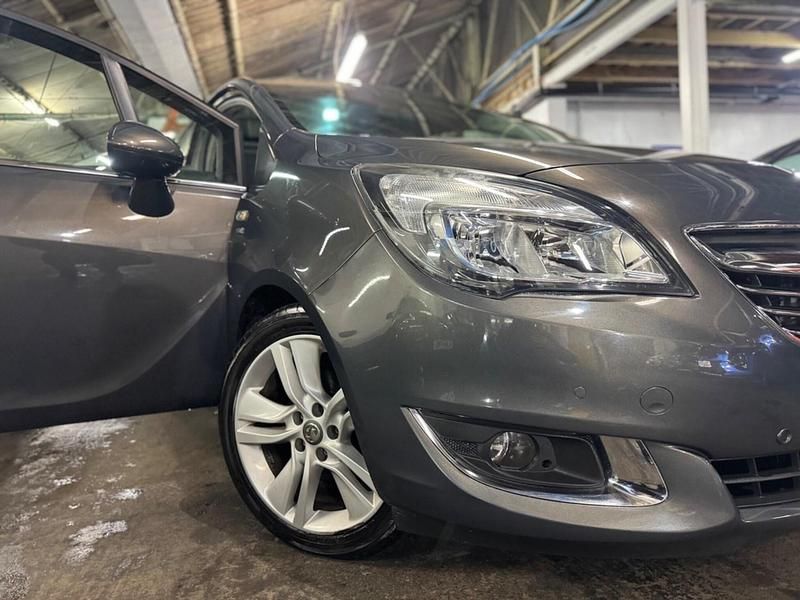 Used Vauxhall Meriva 120 HP (88 kW) 2017 Grey MPV