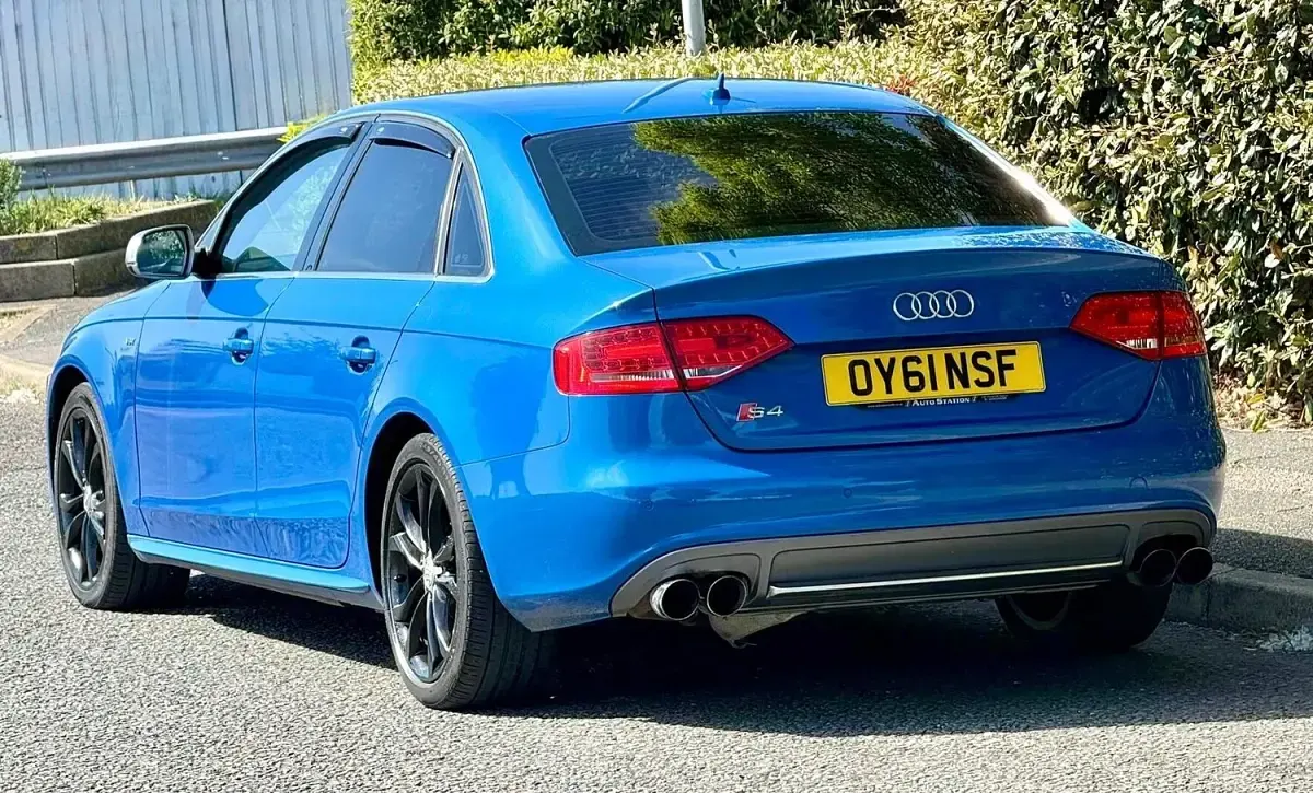 Used Audi S4 Design 333 HP (244 kW) 2011 Blue Sedan