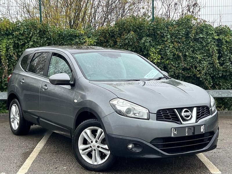 Grey Used 2012 Nissan Qashqai +2 Acenta SUV | £3,495 (Fair price) - Image 1/4