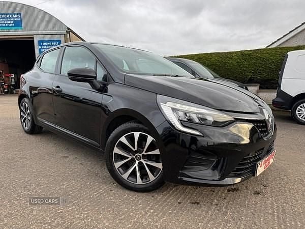 Used Renault Clio V Iconic 90 HP (66 kW) 2022 Black Hatchback