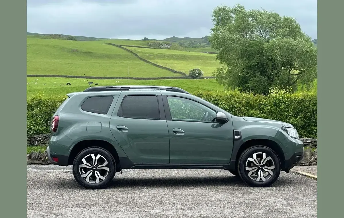 Used Dacia Duster Journey 150 HP (110 kW) 2023 Green SUV