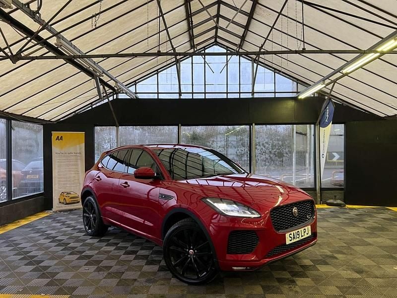 Usado Jaguar E-Pace R-Dynamic 150 HP (110 kW) 2019 Vermelho SUV