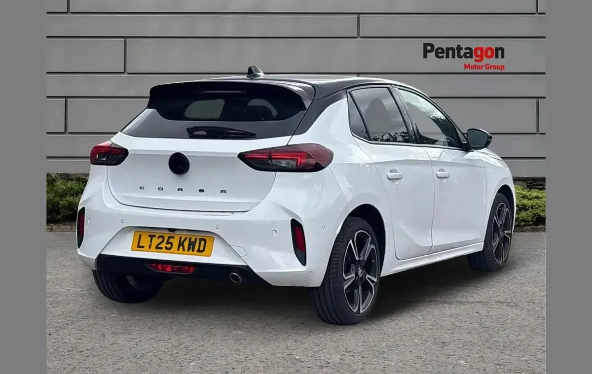 Used Vauxhall Corsa Ultimate 99 HP (72 kW) 2025 White Hatchback