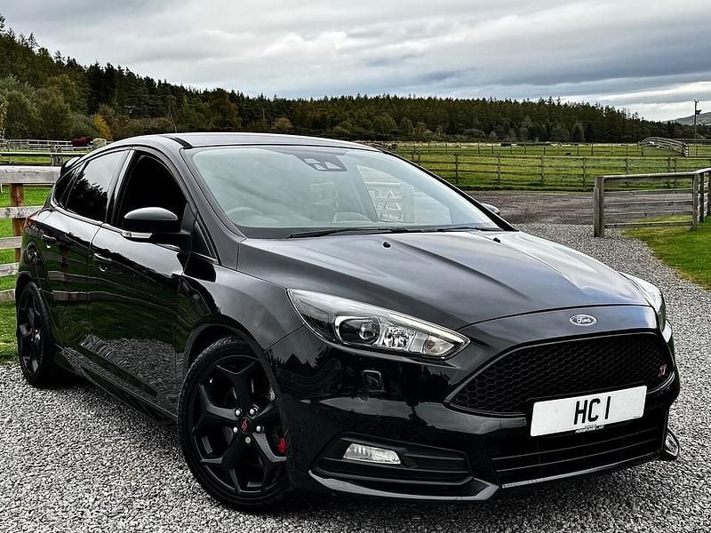 Black Used 2015 Ford Focus ST Hatchback | £9,990 (Fair price) - Image 1/4