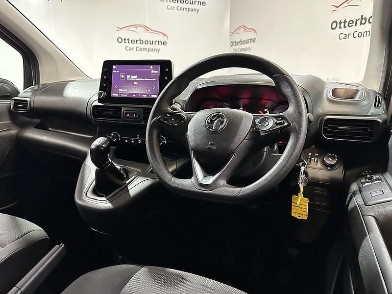 Used Vauxhall Combo Sportive 100 HP (73 kW) 2020 White MPV