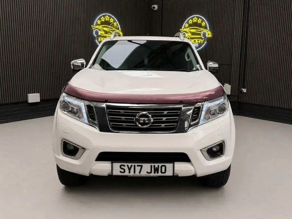 Used Nissan Navara Tekna 190 HP (139 kW) 2017 White Pickup
