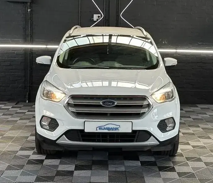 Używany Ford Kuga Zetec 150 KM (110 kW) 2019 Biały SUV