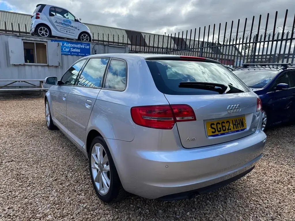 Begagnad Audi A3 Sportback Sport 140 HK (102 kW) 2012 Silver Halvkombi