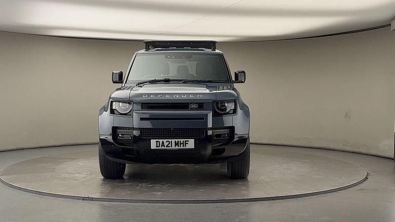 Used Land Rover Defender SE Dynamic 250 HP (183 kW) 2021 Nebelquell blue SUV
