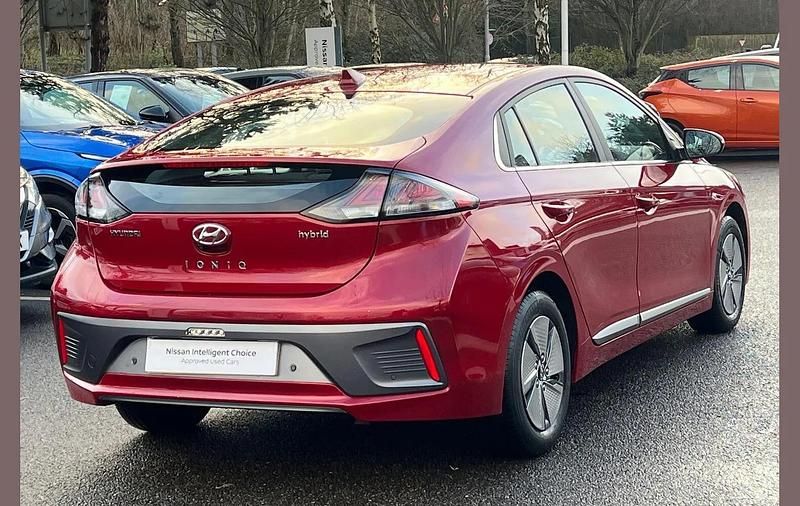 Used Hyundai Ioniq Premium 139 HP (102 kW) 2022 Red Hatchback