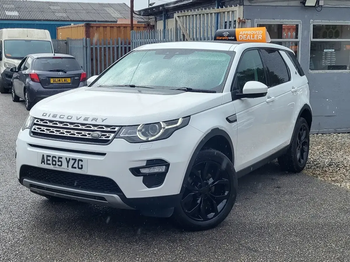 Used Land Rover Discovery Sport HSE 180 HP (132 kW) 2015 White SUV
