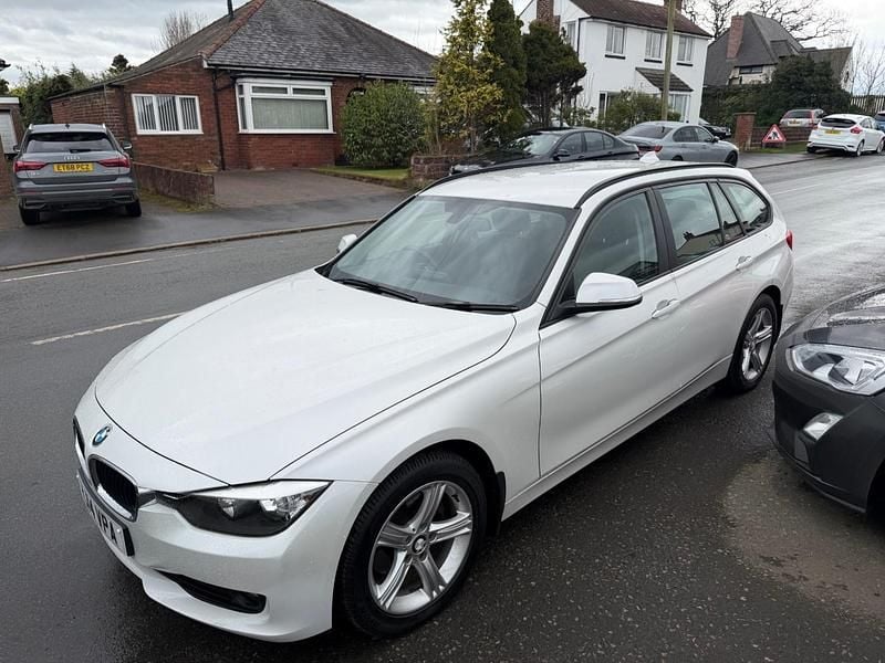 Begagnad BMW 320 2014 Vit Kombi