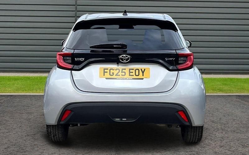 Used Toyota Yaris Hybrid Design 116 HP (85 kW) 2026 Hatchback