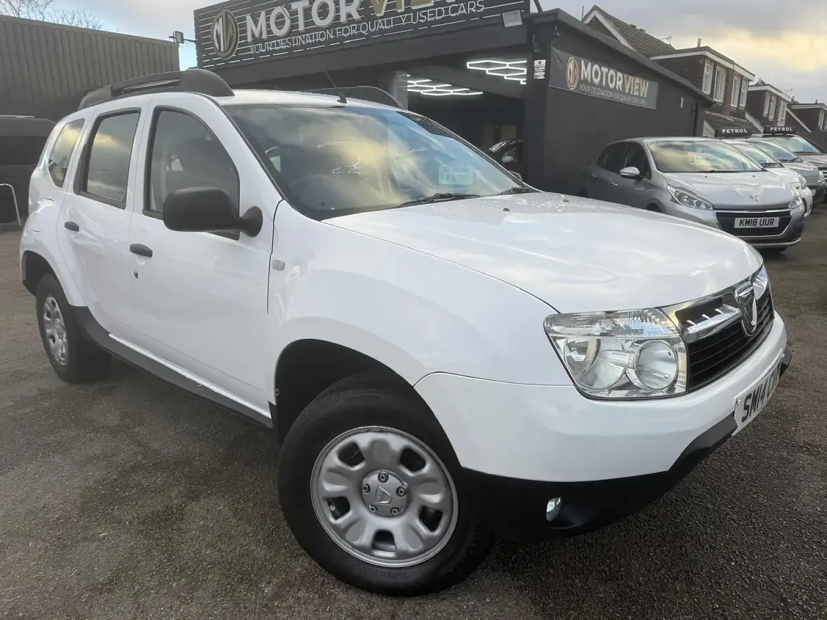 Used Dacia Duster Ambiance 2014 White Hatchback