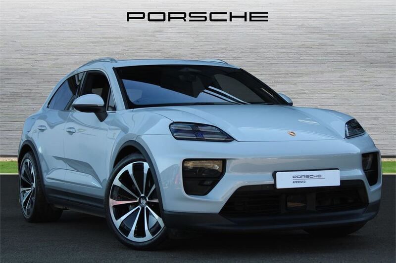 Grey Used 2024 Porsche Macan SUV | £77,490 (A bit pricey) - Image 1/3