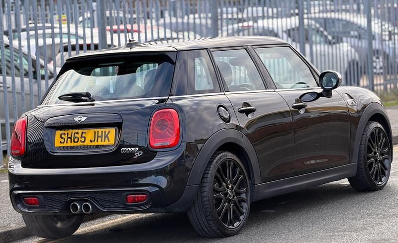 Usado Mini Cooper S Hatch 170 HP (125 kW) 2015 Preto Citadino