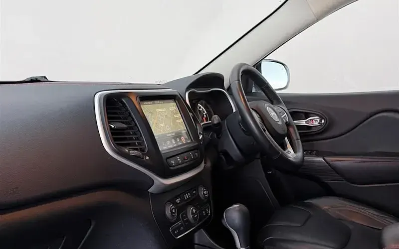 Used Jeep Cherokee Trailhawk 272 HP (200 kW) 2015 Grey SUV