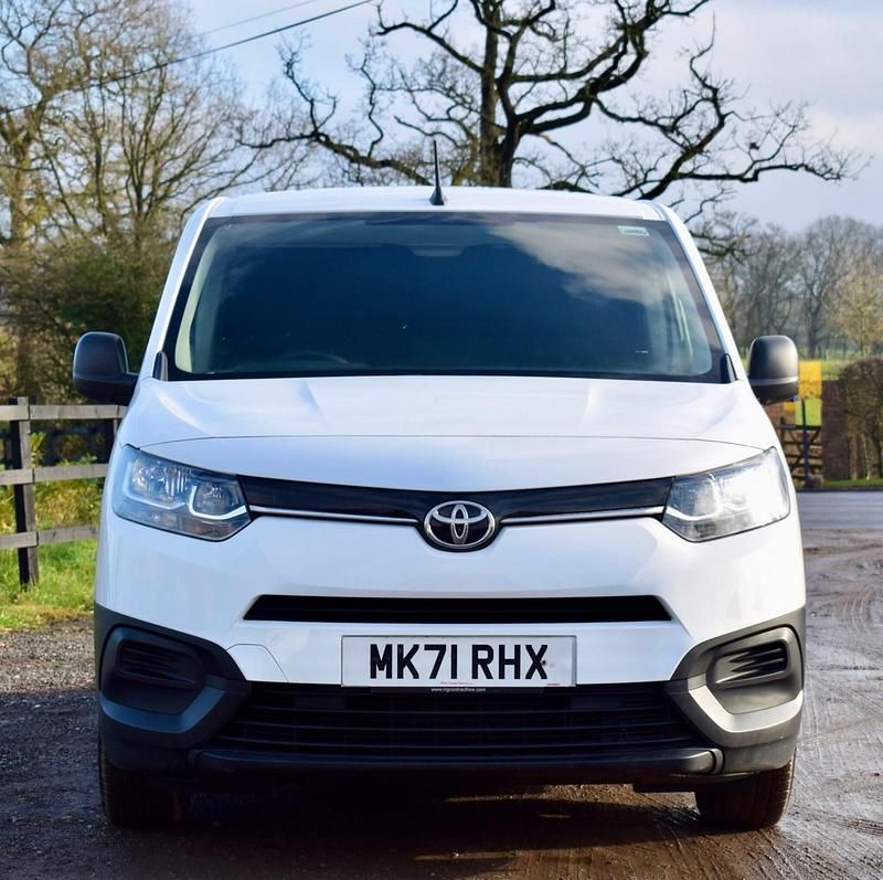 Used Toyota Proace Active 2021 White MPV