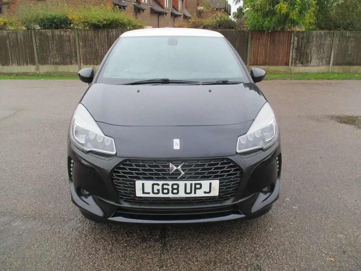 Used DS Automobiles DS3 108 HP (79 kW) 2018 Blue Hatchback