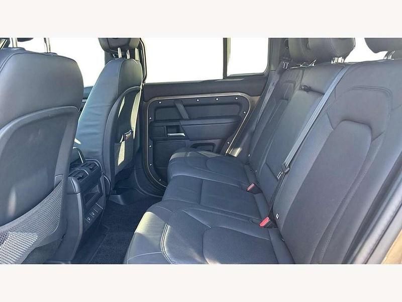 Used Land Rover Defender HSE Dynamic 350 HP (257 kW) 2025 Brown SUV