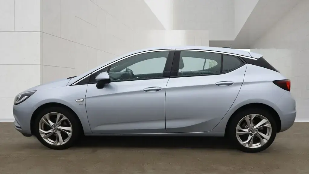 Used Vauxhall Astra SRi 150 HP (110 kW) 2017 Silver Hatchback
