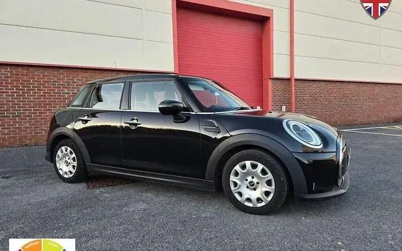 Używany Mini ONE Classic 102 KM (75 kW) 2021 Hatchback