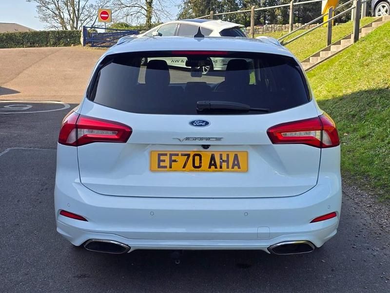 Używany Ford Focus Vignale 120 KM (88 kW) 2020 Biały Kombi