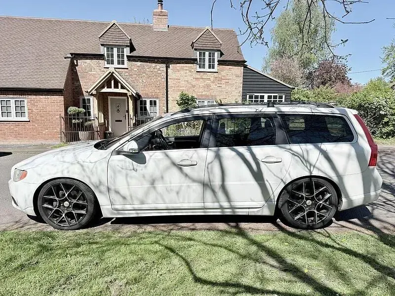Used Volvo V70 SE 231 HP (169 kW) 2026 White Estate
