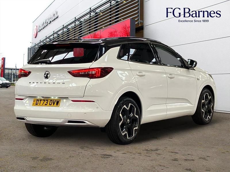 Used Vauxhall Grandland X Ultimate 128 HP (94 kW) 2024 White SUV