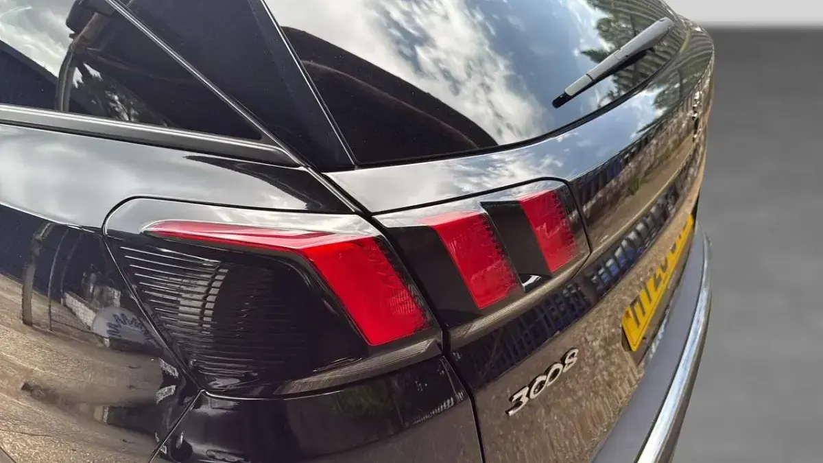 Used Peugeot 3008 Allure 129 HP (94 kW) 2020 Black SUV