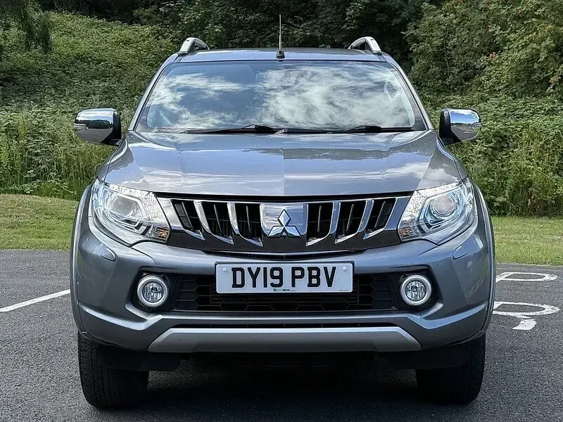 Used Mitsubishi L200 Warrior 181 HP (133 kW) 2019 Grey Pickup