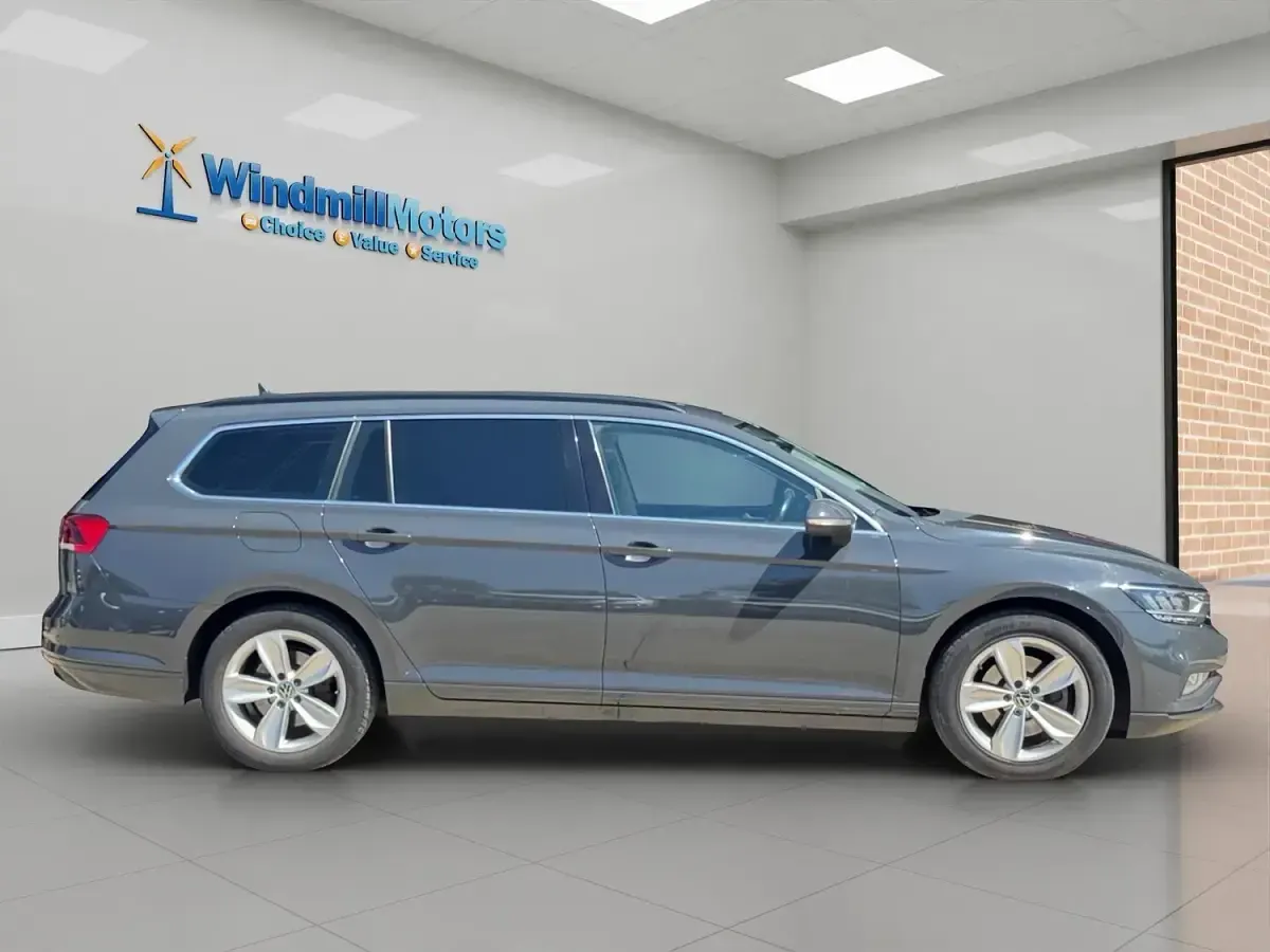 Used VW Passat SE 150 HP (110 kW) 2020 Grey Estate