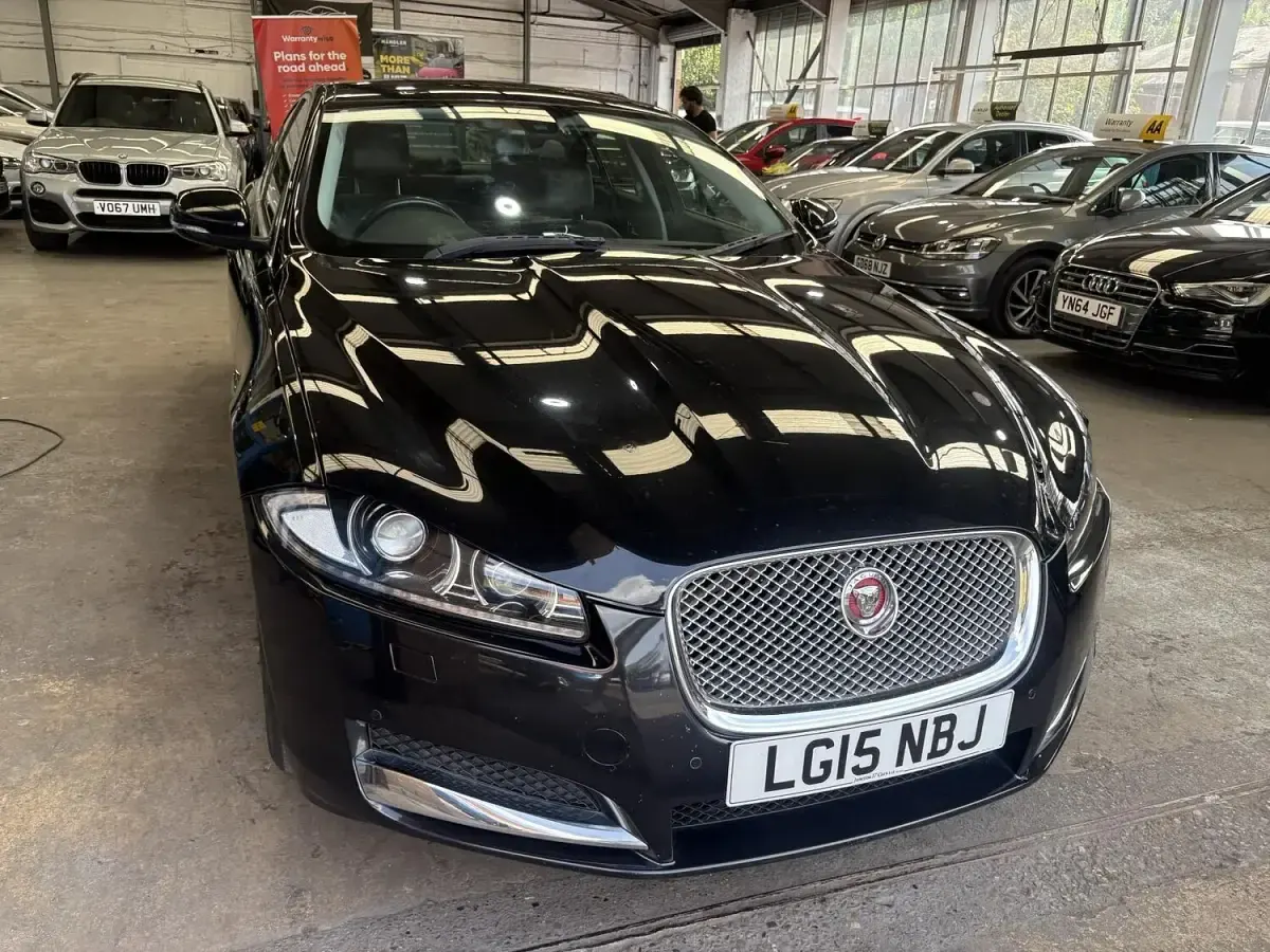 Used Jaguar XF Luxury 163 HP (119 kW) 2015 Black Sedan
