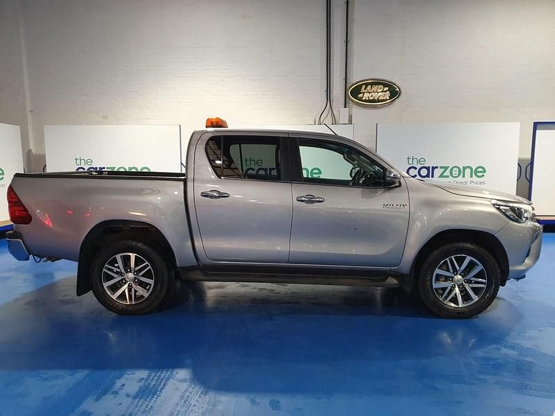 Used Toyota HiLux 150 HP (110 kW) 2019 Silver Pickup