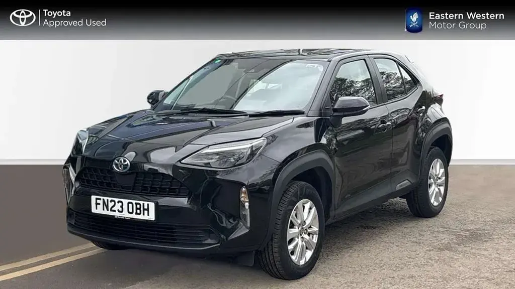 Usado Toyota Yaris Cross 113 HP (83 kW) 2023 Preto SUV