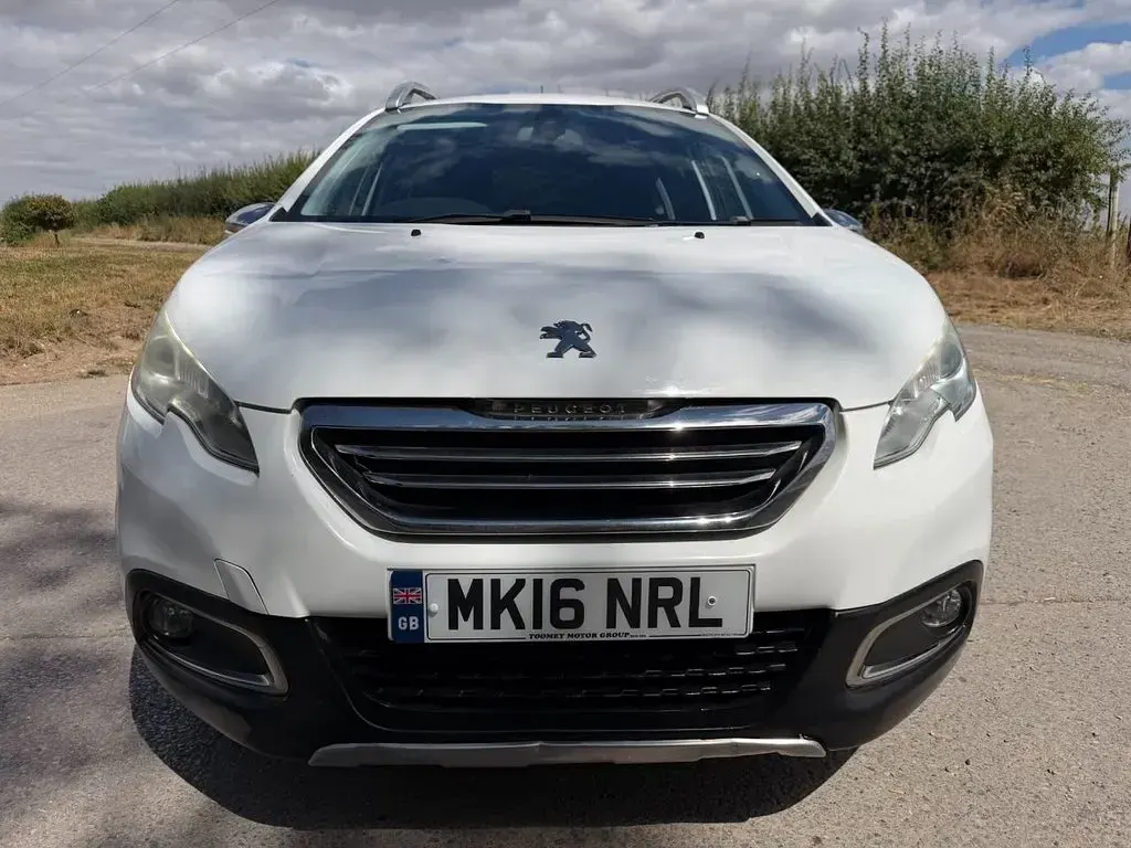 Used Peugeot 2008 Allure 100 HP (73 kW) 2016 White SUV