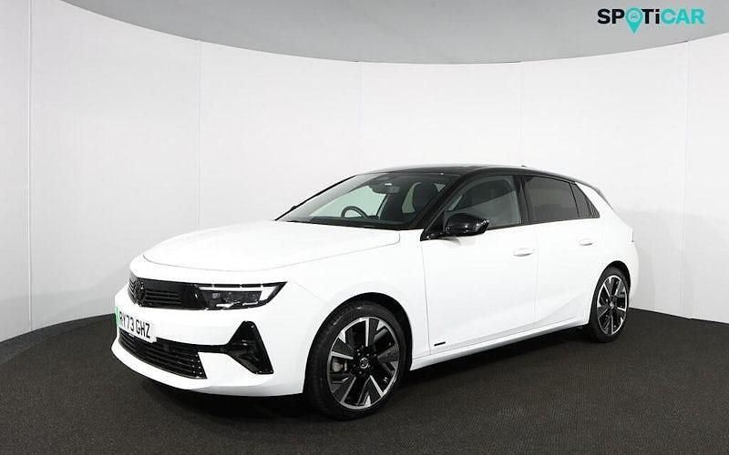 Used Vauxhall Astra Ultimate 114 kW (156 HP) 2024 White Hatchback