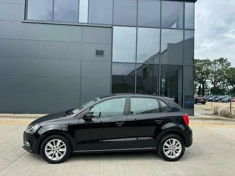 Used VW Polo SE 60 HP (44 kW) 2015 Black Hatchback