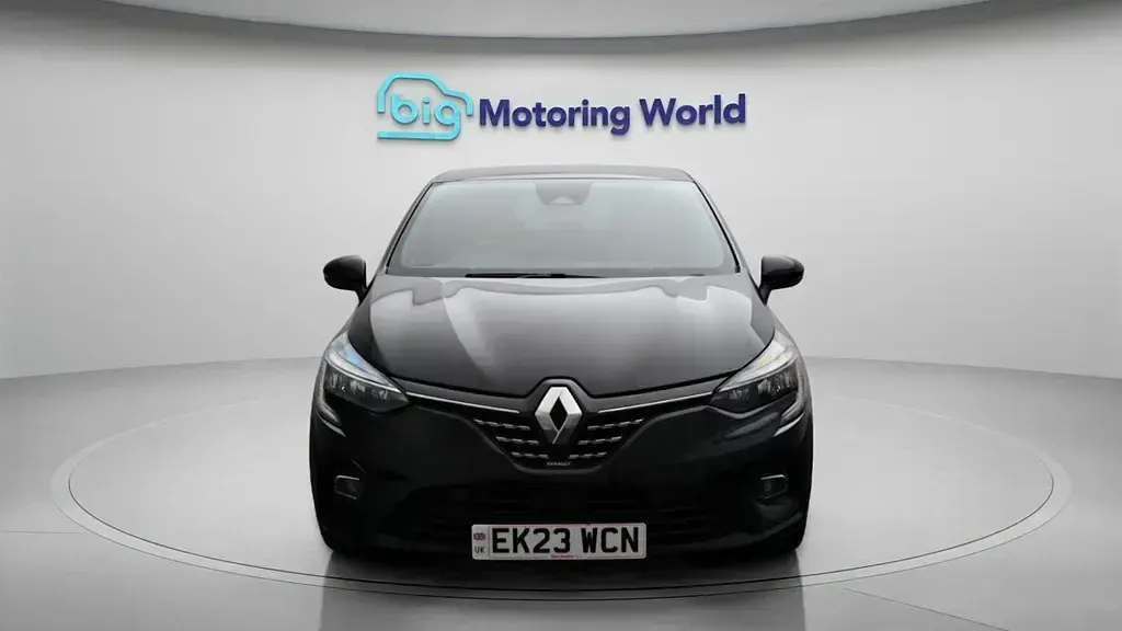 Begagnad Renault Clio V Techno 145 HK (106 kW) 2023 Svart Halvkombi