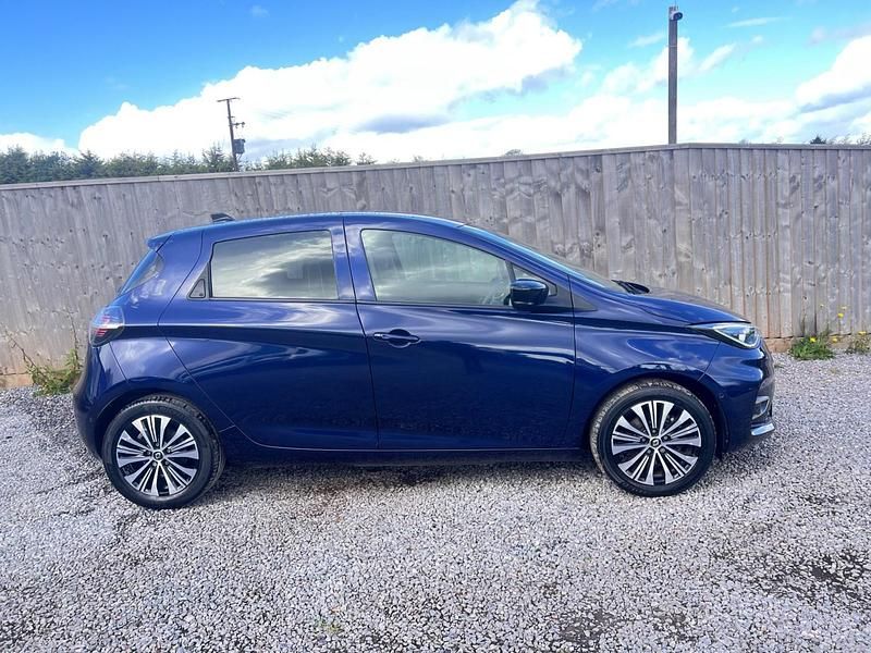 Used Renault Zoe Techno 100 kW (136 HP) 2022 Blue Hatchback