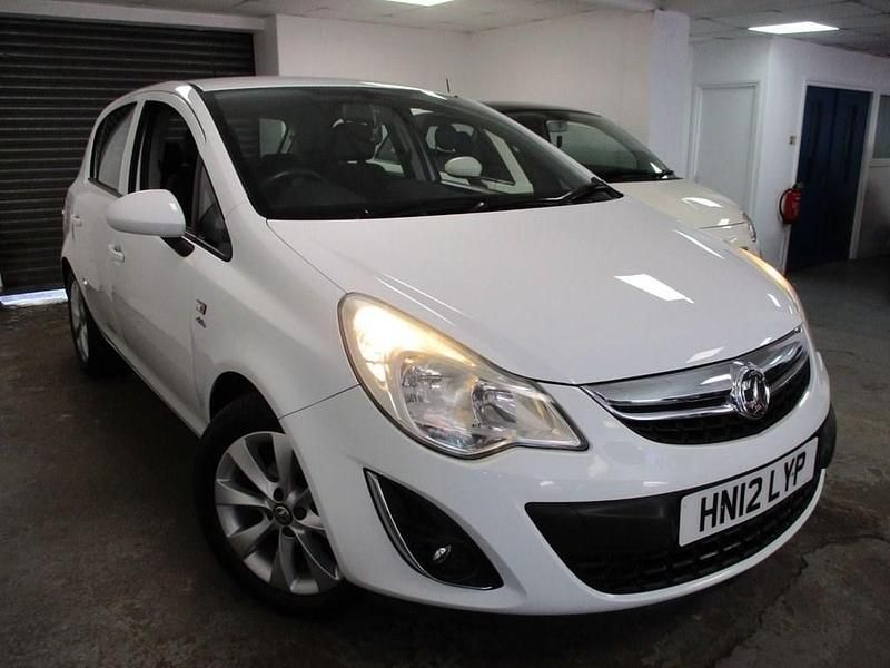 Used Vauxhall Corsa Active 100 HP (73 kW) 2012 White Hatchback