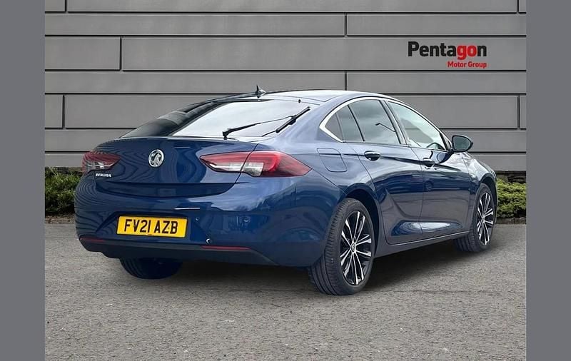 Used Vauxhall Insignia Ultimate 120 HP (88 kW) 2021 Blue Hatchback
