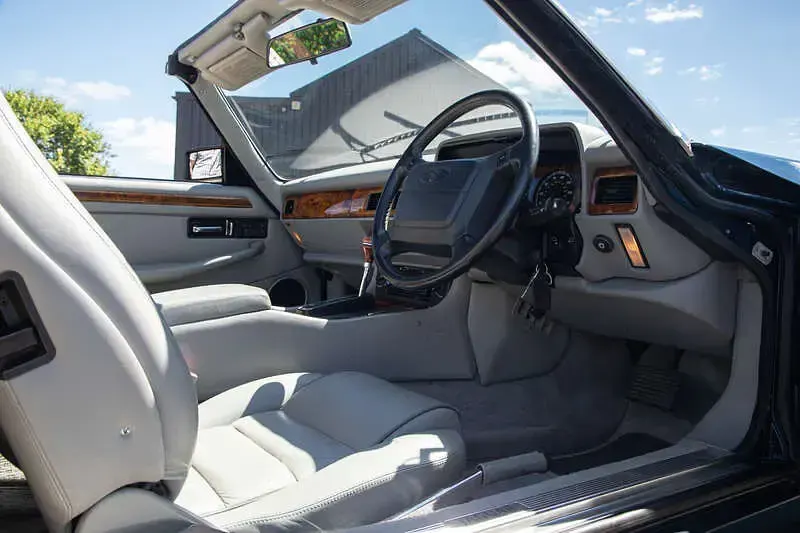 Used Jaguar XJS 300 HP (220 kW) 2021 Blue