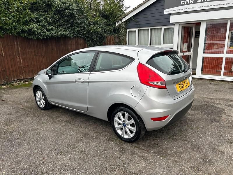 Used Ford Fiesta Zetec 2011 Silver Hatchback