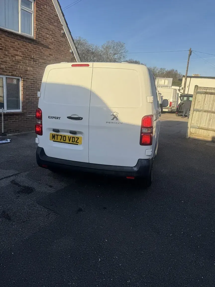 Used Peugeot Expert 100 HP (73 kW) 2020 White Van