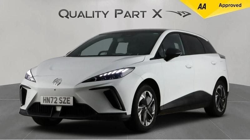 Used MG MG4 EV Trophy 2022 White Hatchback