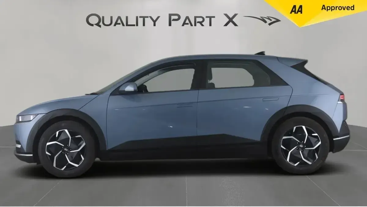 Used Hyundai Ioniq SE 125 kW (170 HP) 2022 Blue Hatchback