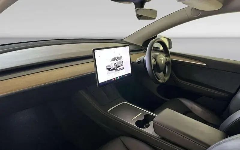 Used Tesla Model Y Long Range AWD 286 kW (389 HP) 2022 White SUV