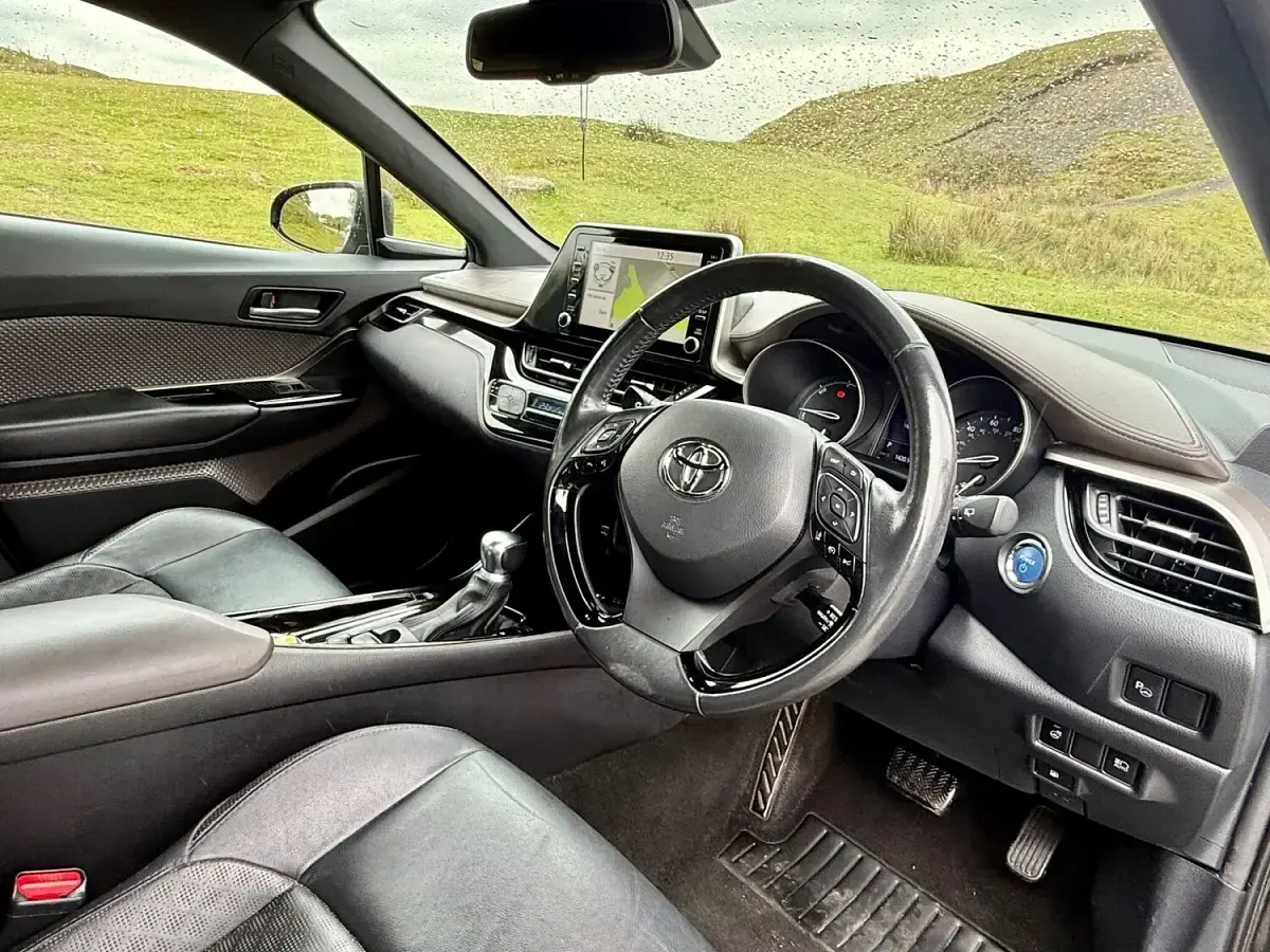 Used Toyota C-HR 184 HP (135 kW) 2020 Black SUV